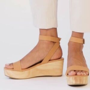 Nisolo Sarita Wooden Wedge - Beige Sandal